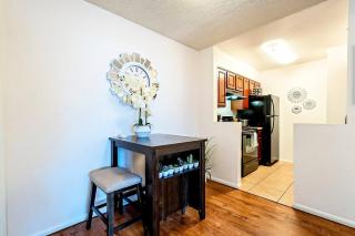 Bright & Cozy 1BD Condo near UofA, UMC w Pool, Parking - Low Summer Rates! - Tucson - 6