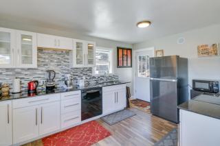Eureka Getaway with Hot Tub and Mountain Views! - Eureka - 2
