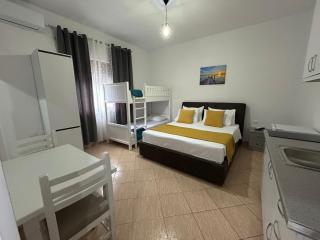 Kiki's Rooms 2 - Vlorë - 9