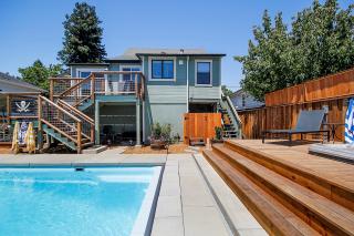 Bed and Biscuit - Guerneville - 2
