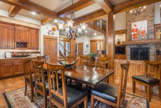 Suncadia 4 Bdrm Home Hot Tub and Electric Car Charger - 3