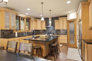 Suncadia 4 Bdrm Home with Private Hot Tub - Cle Elum - 3