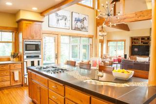 Suncadia 4 Bdrm Home with Hot Tub Overlooking Prospector Golf Course - 2