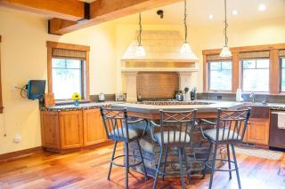 Suncadia 5 Bdrm Lodge Inspired Home with Golf Course Views - Cle Elum - 4