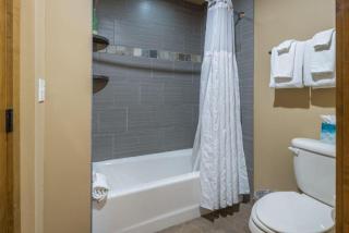 Suncadia Trailhead 1 Pet Friendly Condo 106 - Cle Elum - 2