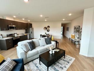 Nimitz Crossing Luxury Residences - San Diego - 5