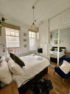 Modern Flat in Victorian West Kensington Mansion - 0