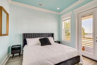 Long Beach Home with Views and On-Site Beach Access! - Long Beach - 1