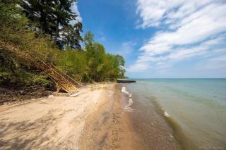 Waterfront Cottages in Lexington Vacation Homes - 4