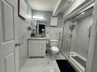 Luxury 2-Bedrooms 2-Bathrooms Near NYC/EWR - Newark - 4