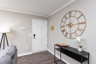 3BR Kid Friendly Fenced in Swingset - Raleigh - 9