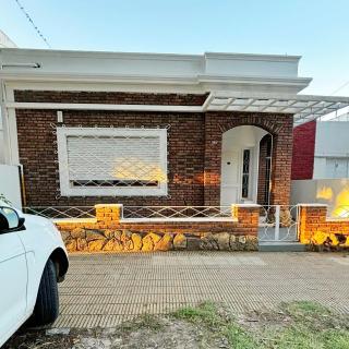 La Casa de al Lado entre el centro y el río, la Mejor Ubicación en Paraná - Paraná - 3