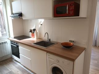 Appartement T2 rénové, centre-ville Hendaye, proche baie, sans ascenseur, balcon, calme, WiFi non inclus - FR-1-239-850 - Hendaye - 7
