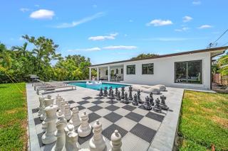 Luxury Casa Bianca Pool Volleyball Firepit Chess - North Miami - 5
