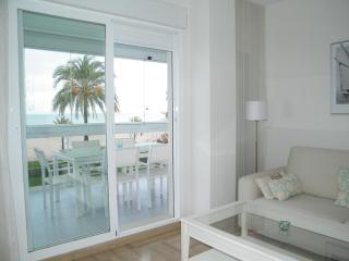 Apartamento en Playa de Gandía: 1 dormitorio, frente al mar, A/A, piscina, parking, exclusivo familias - ES-314-9 - Gandía - 1