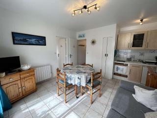 Appartement 2 pièces, 5 couchages, parking privé, proche plage et commerces, Saint-Hilaire-de-Riez - FR-1-224C-287 - 0