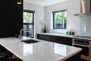 New State Of The Art Sunny Warm free Park - 7