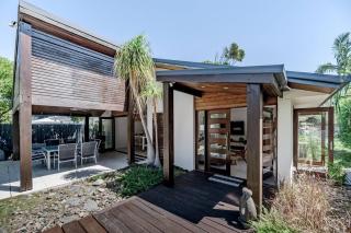 The Seaglass Villa - Private Pool and Sauna - Sunshine Beach - 1