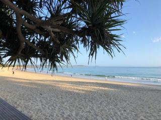 Hampton's Style Beach Retreat in Noosa's Heart - Noosa Heads - 9