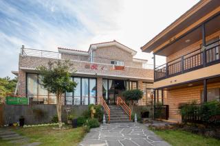 Red Clay Pension - Jeju - 4