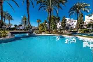 Aldea Blanca 2 BDRM Central Apt w Stunning Views - Marbella - 7