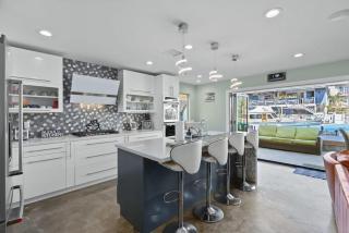 Voted Airbnb Most Loved Home 2024 Duffy Boat - 1