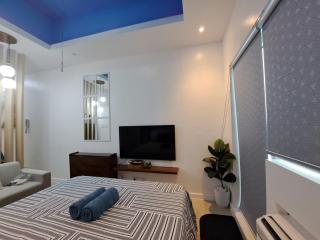 Hailey's Crib @ Azure North - 4