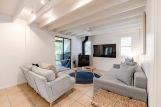 ‘The Rest’ Stunning Noosa Family Beach Cottage - Noosa Heads - 2