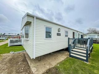 Stunning 6 Berth Caravan With Decking At Broadland Sands Ref 20028Bs - 7
