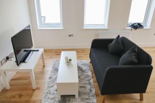 Peaceful 2 Bed Townhouse, Close to City Centre - 8