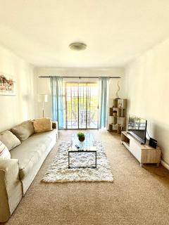 Spanish inspired apartment in Century City - Cidade Do Cabo - 3