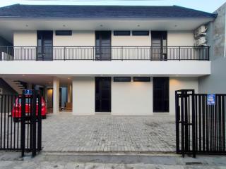 RedDoorz Syariah near Rumah Sakit Soewandhie - Surabaya - 9