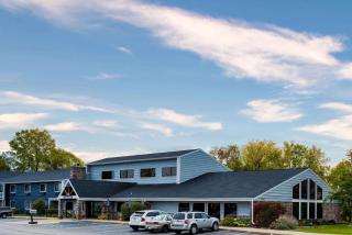 AmericInn by Wyndham Menominee - Menominee - 0