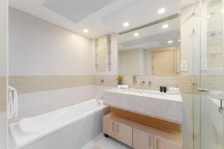 Vibrant Dubai Marina Living by Suiteable - 3