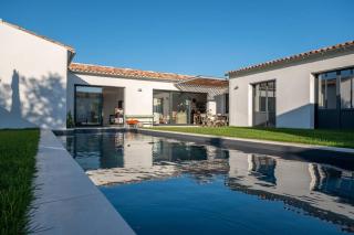 Maison familiale neuve avec piscine chauffée - La Noue - 0