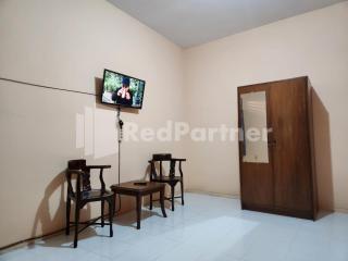 LestInn Homestay Monjali Mitra Reddoorz - 4