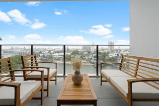 The Serenity - Surfers Paradise Riverview 2 Bedroom with Parking and Pool - 0