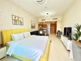 Cosmos Living Stunning Apt in Lago Vista IMPZ - Dubai - 0