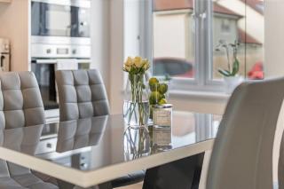 Scenic getaway, open plan home! 2bed park for free - 4