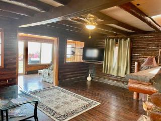 Restored historic log cabin & deck on Lake Erie - 5