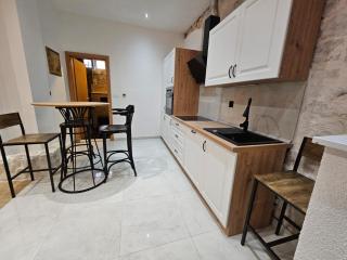 Apartment Antonio, on the seafront with garden - Kaštela - 3