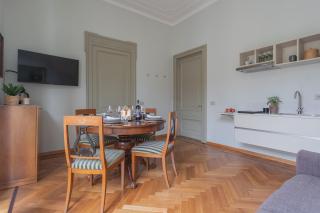 Garibaldi's Balcony by Rent All Como - 2