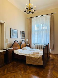 Main Market Square Apartments - 0