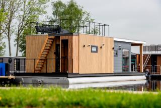 Welcome in - Houseboat 'RiggelBrug Sneekermeer' - Paviljoenwei 4 - Sneek - 9