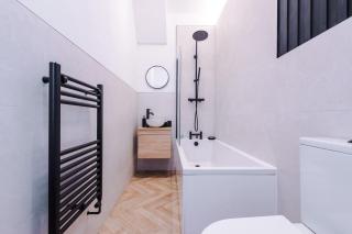 4 Bedroom House Eccles - 9