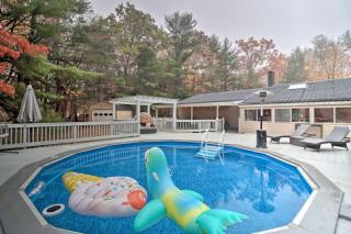 Oasis Hot Tub Pool Game Room - 1