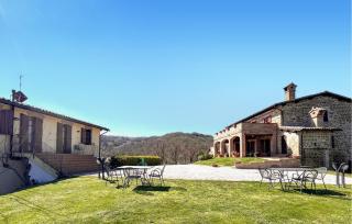 Amazing Apartment In Gubbio With Wifi - 3