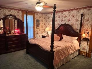 Market St Manor Bed and Breakfast - Nappanee - 3