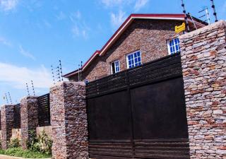 Douglas Court Accra-Fantastic Living 1,2,3-Beds in Adenta, 5star Service, Free Wifi, 30mins to Airport, by DLA - - 2