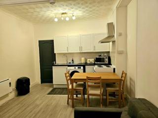 Modern & Cosy 1 bedroom flat in Bridgend town - Bridgend - 3